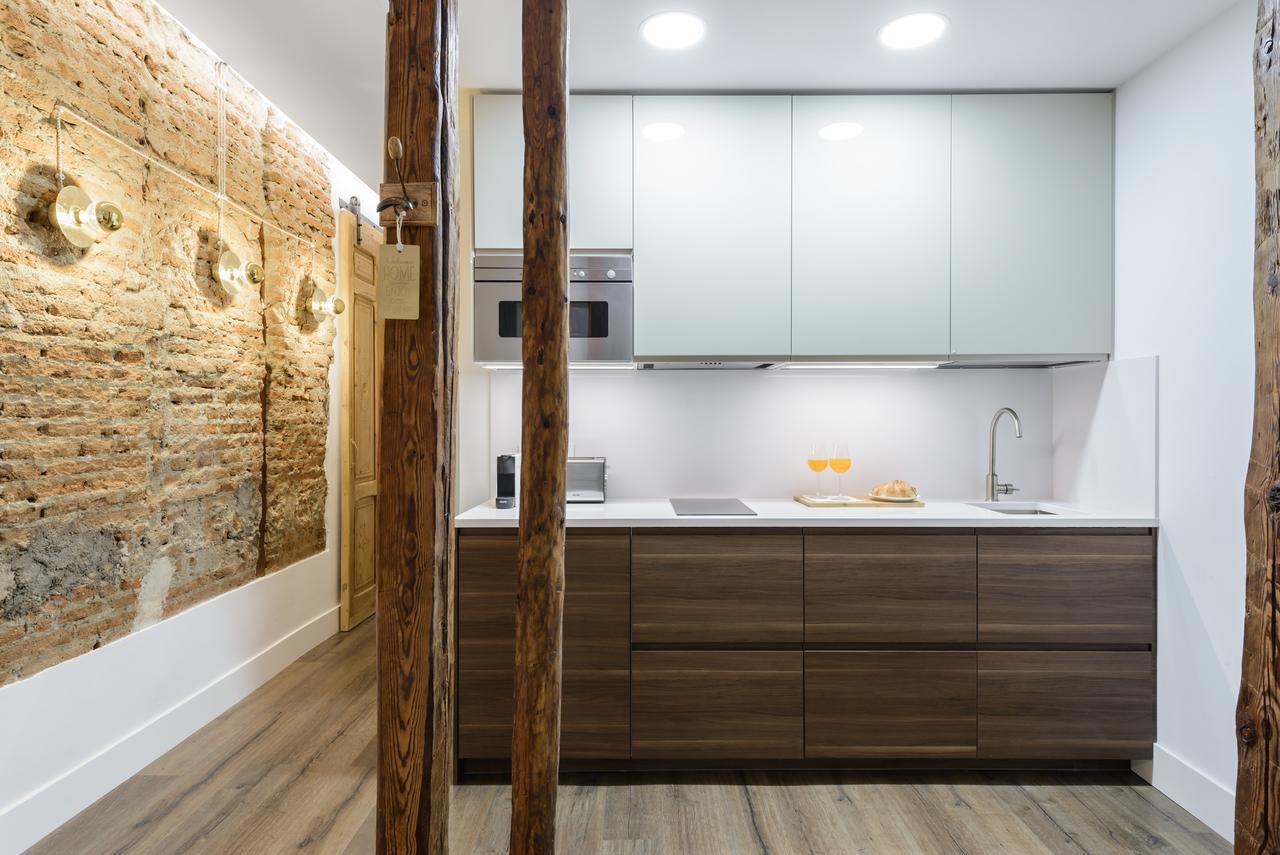 Apartment Center, De 2